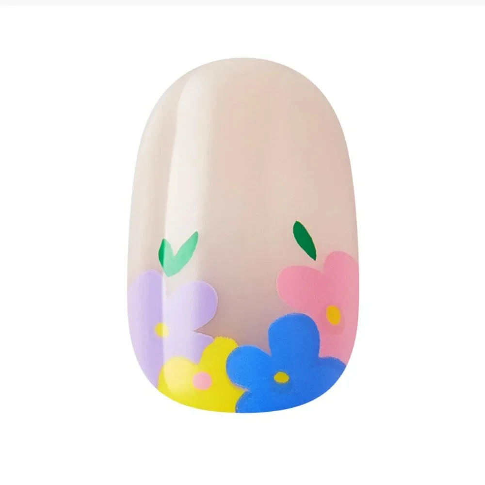 KISS Voguish Fantasy Short Length Nails - Heartening